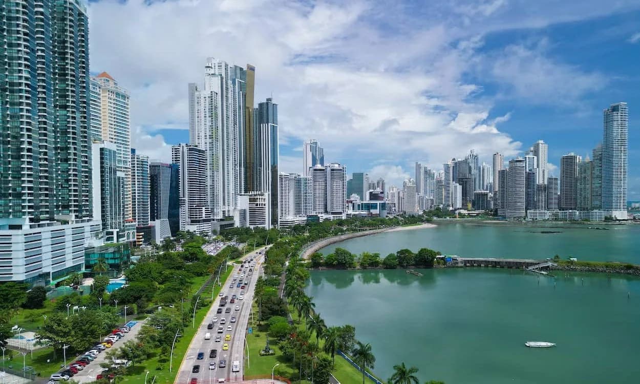 Vista de referencia de Avenida Balboa en Ciudad de Panamá